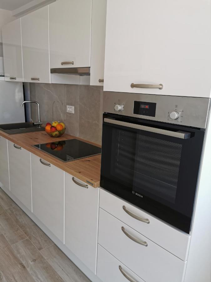 Apartman Adriatic Pavlinovic - Makarska Exterior foto